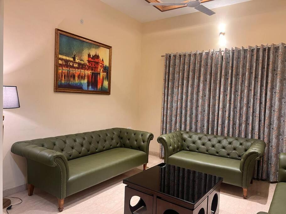 5Bhk Home Away From Home At Ranjit Avenue Amritsar Eksteriør bilde