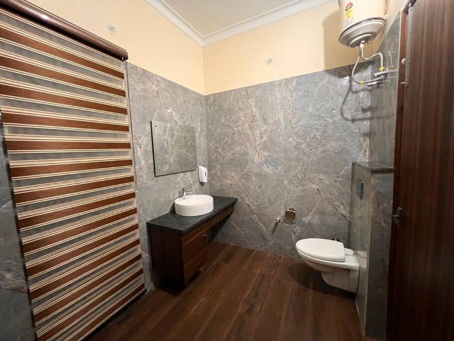 5Bhk Home Away From Home At Ranjit Avenue Amritsar Eksteriør bilde