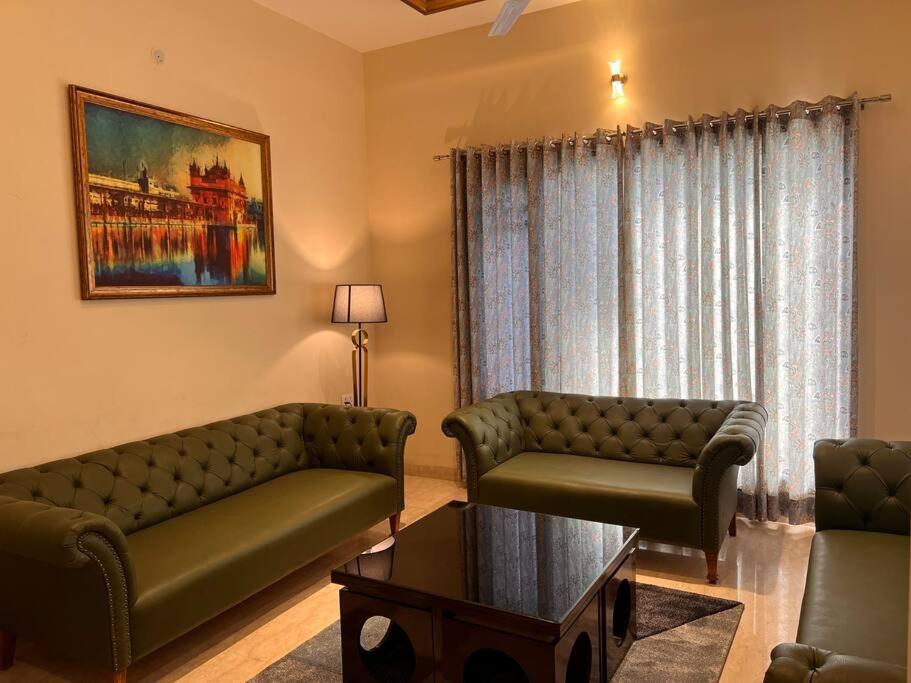 5Bhk Home Away From Home At Ranjit Avenue Amritsar Eksteriør bilde