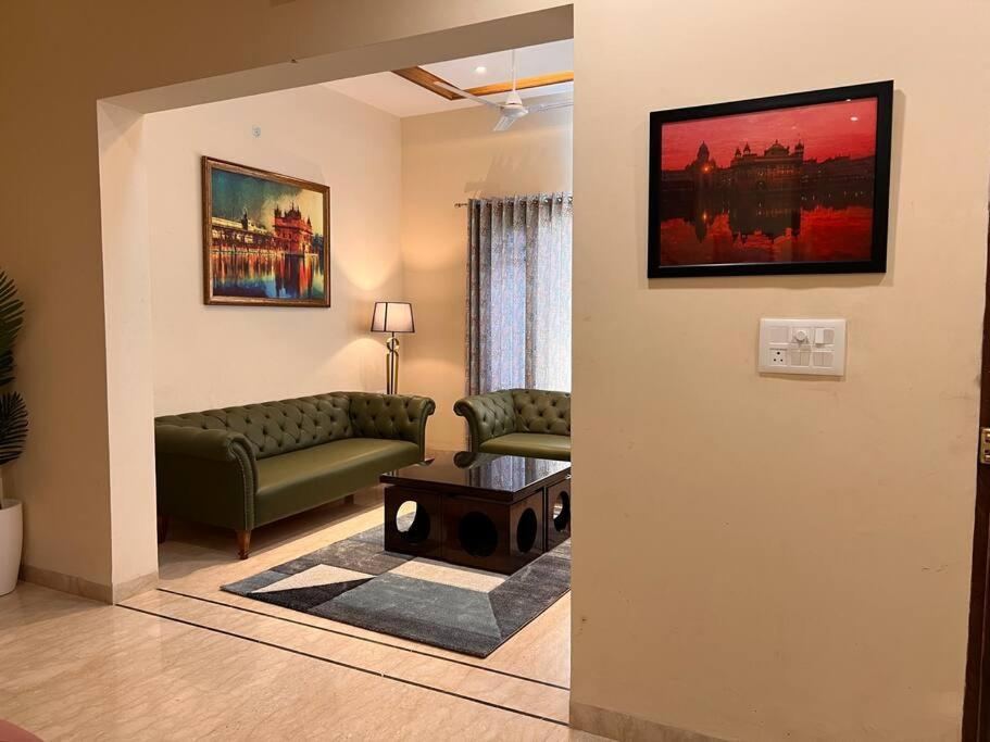 5Bhk Home Away From Home At Ranjit Avenue Amritsar Eksteriør bilde