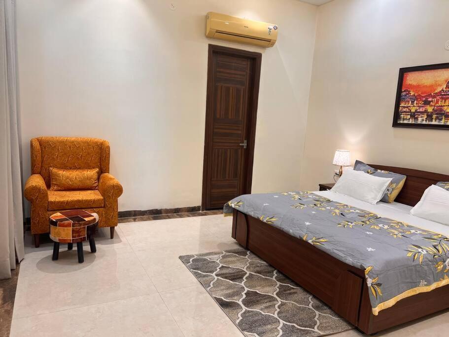 5Bhk Home Away From Home At Ranjit Avenue Amritsar Eksteriør bilde