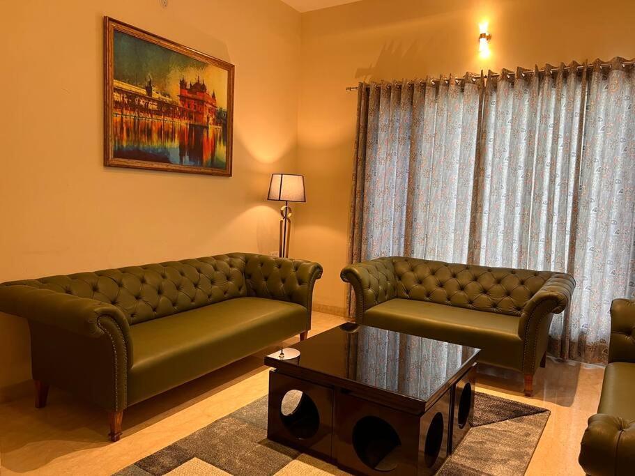 5Bhk Home Away From Home At Ranjit Avenue Amritsar Eksteriør bilde